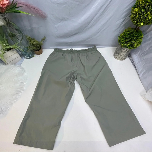 Explorer Womens Capri
Mountain Warehouse size 14 - Picture 10 of 14